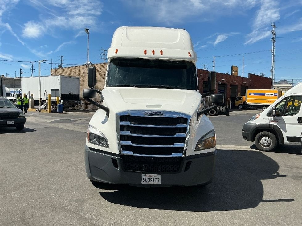 Sleeper Tractor-Heavy Duty Tractors-Freightliner-2020-T12664ST-Torrance-CA-323,988\n\t\tmiles-$ 74,500 - Image 2
