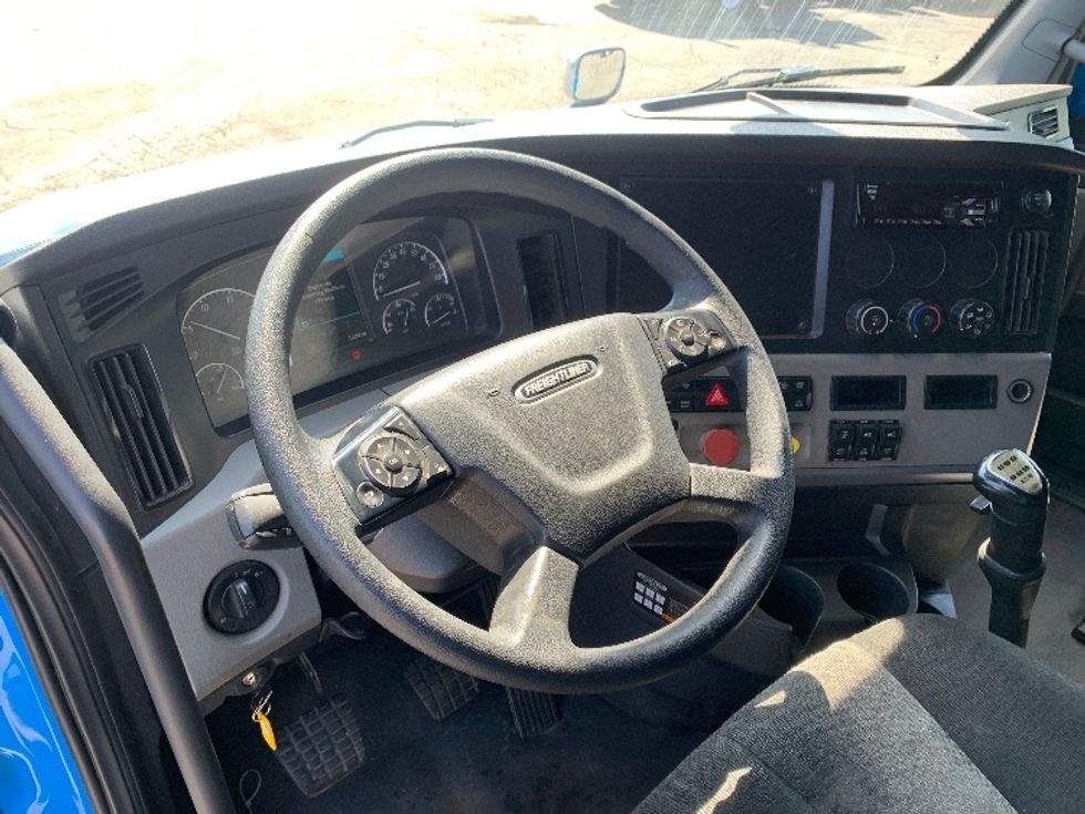 Sleeper Tractor-Heavy Duty Tractors-Freightliner-2020-T12664ST-Torrance-CA-447,828\n\t\tmiles-$ 61,000 - Image 10
