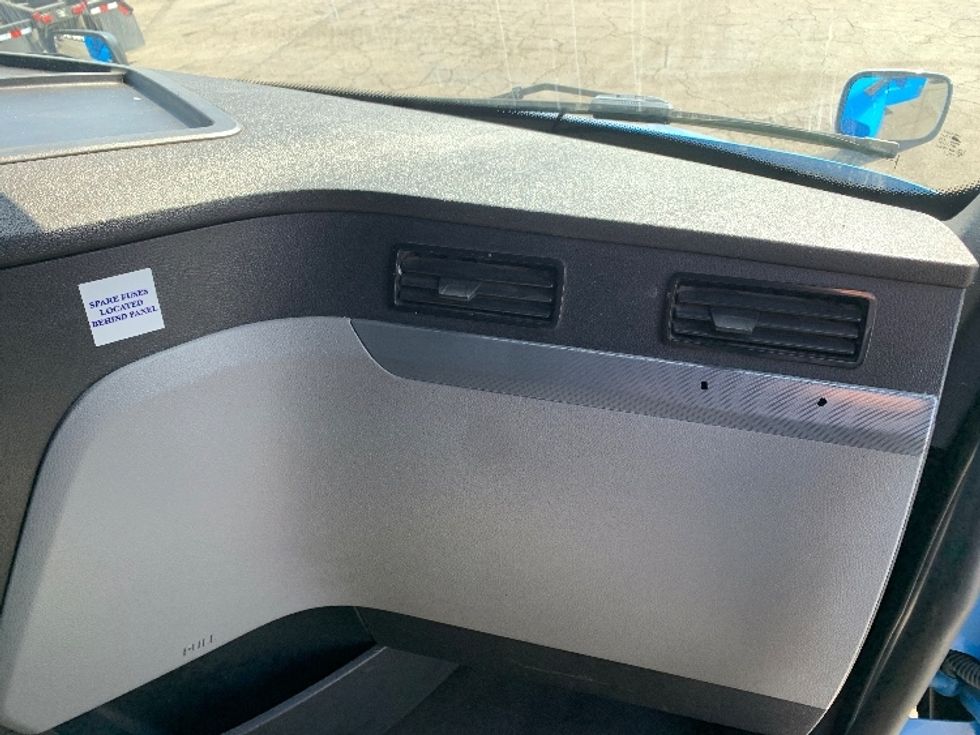 Sleeper Tractor-Heavy Duty Tractors-Freightliner-2020-T12664ST-Torrance-CA-447,828\n\t\tmiles-$ 61,000 - Image 14