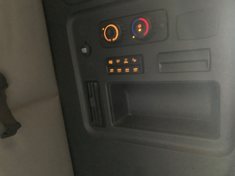 Sleeper Tractor-Heavy Duty Tractors-Freightliner-2020-T12664ST-Torrance-CA-447,828\n\t\tmiles-$ 61,000 - Image 19