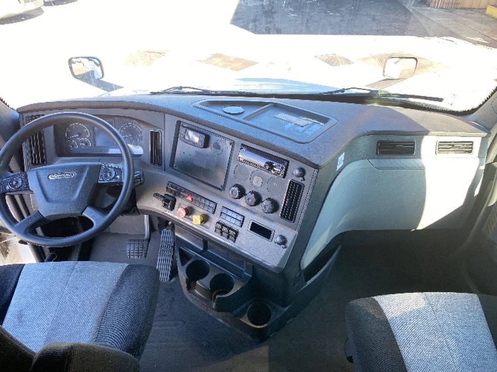 Sleeper Tractor-Heavy Duty Tractors-Freightliner-2020-T12664ST-Torrance-CA-528,229\n\t\tmiles-$ 63,500 - Image 12