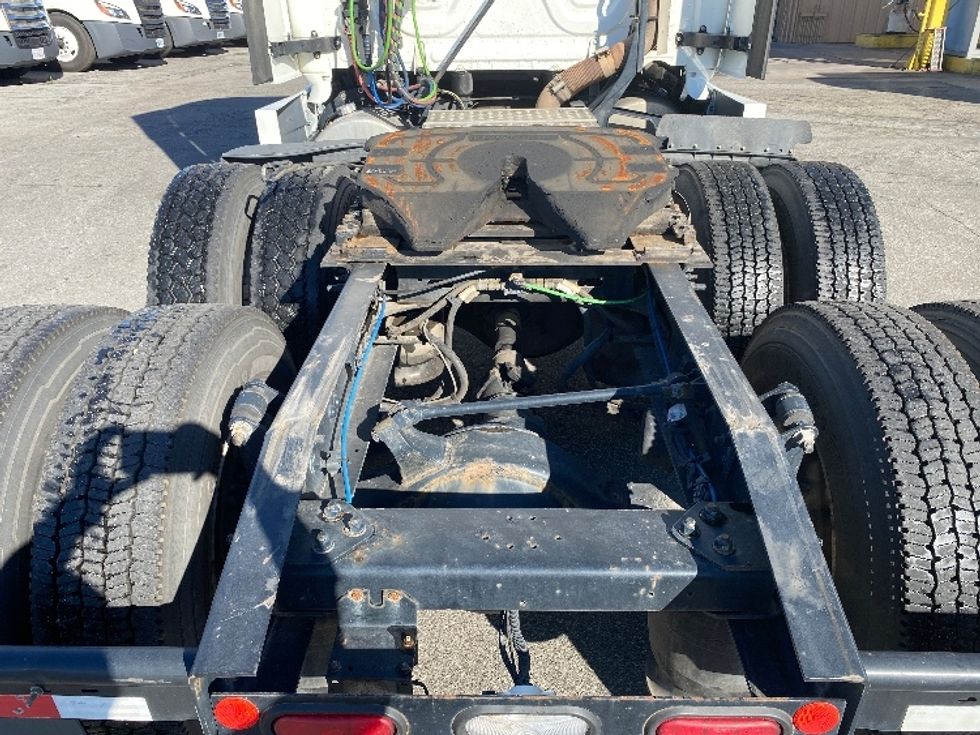 Sleeper Tractor-Heavy Duty Tractors-Freightliner-2020-T12664ST-Torrance-CA-528,229\n\t\tmiles-$ 63,500 - Image 6