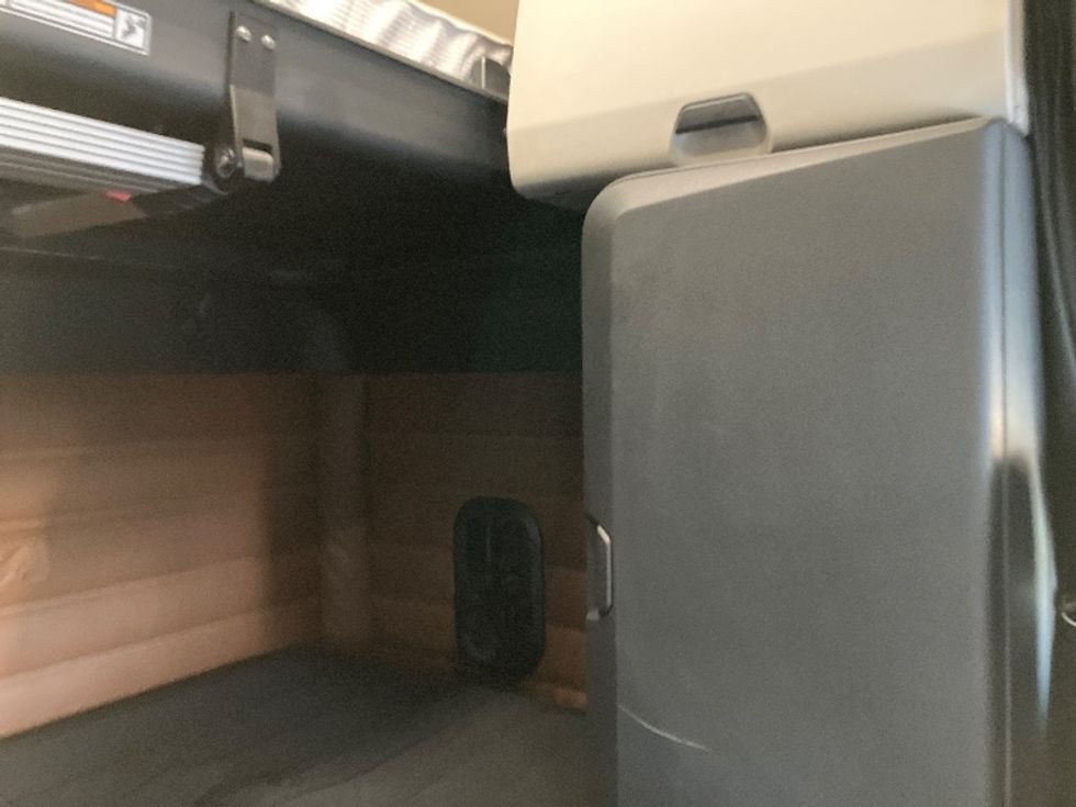 Sleeper Tractor-Heavy Duty Tractors-Freightliner-2020-T12664ST-Torrance-CA-607,176\n\t\tmiles-$ 60,000 - Image 18