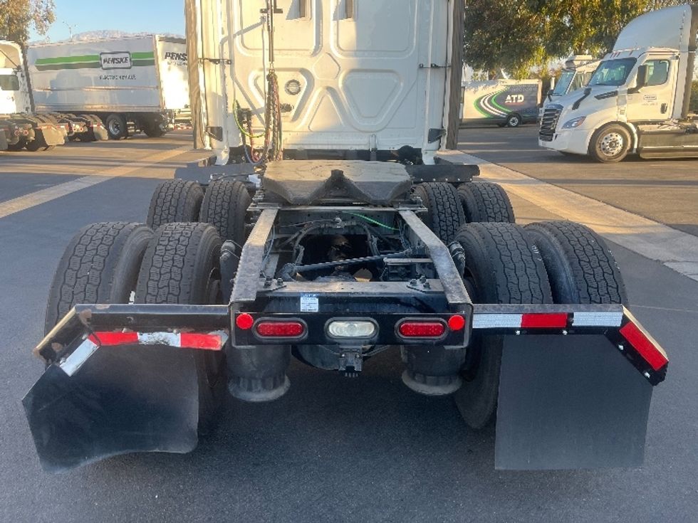 Sleeper Tractor-Heavy Duty Tractors-Freightliner-2020-T12664ST-Torrance-CA-695,757\n\t\tmiles-$ 50,750 - Image 6