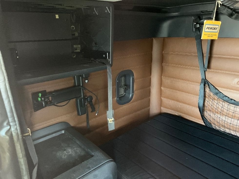 Sleeper Tractor-Heavy Duty Tractors-Freightliner-2020-T12664ST-Torrance-CA-835,913\n\t\tmiles-$ 40,750 - Image 19