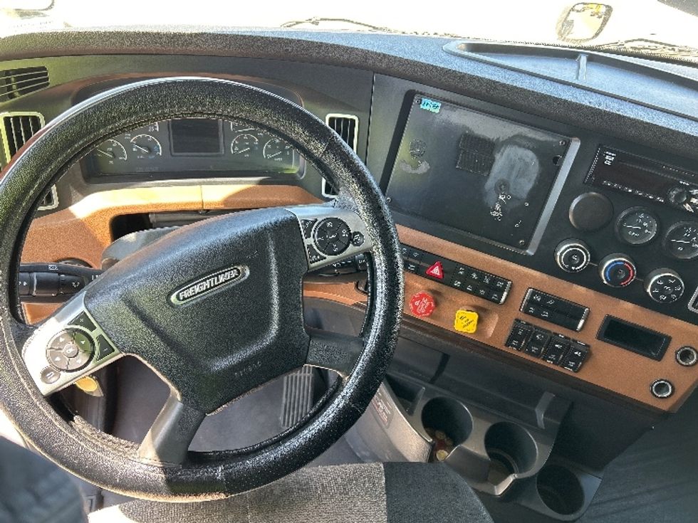 Sleeper Tractor-Heavy Duty Tractors-Freightliner-2020-T12664ST-Torrance-CA-908,583\n\t\tmiles-$ 33,750 - Image 11