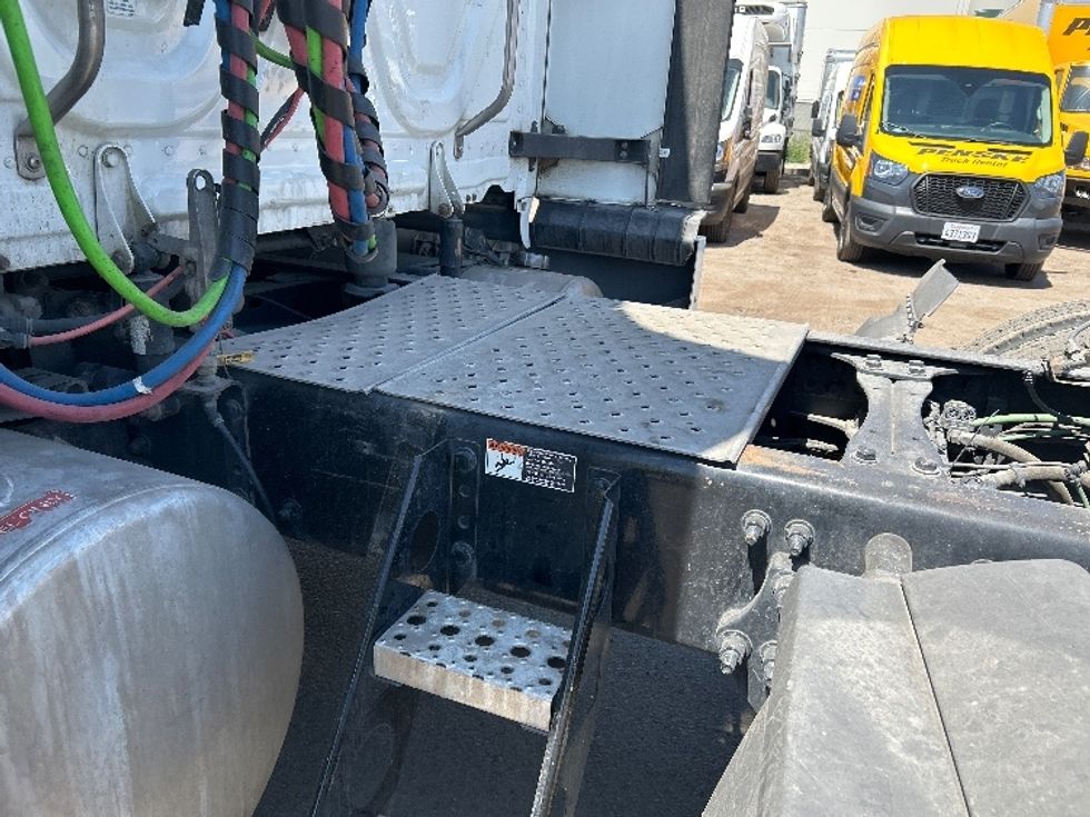 Sleeper Tractor-Heavy Duty Tractors-Freightliner-2020-T12664ST-Torrance-CA-908,583\n\t\tmiles-$ 33,750 - Image 22
