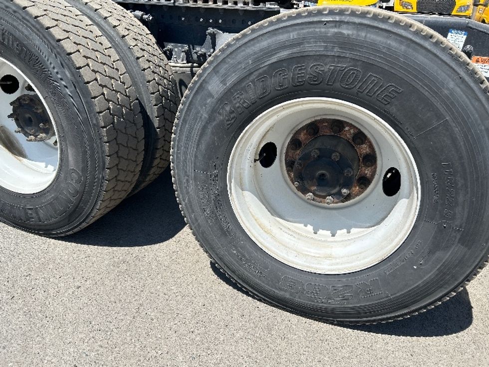 Sleeper Tractor-Heavy Duty Tractors-Freightliner-2020-T12664ST-Torrance-CA-908,583\n\t\tmiles-$ 33,750 - Image 26