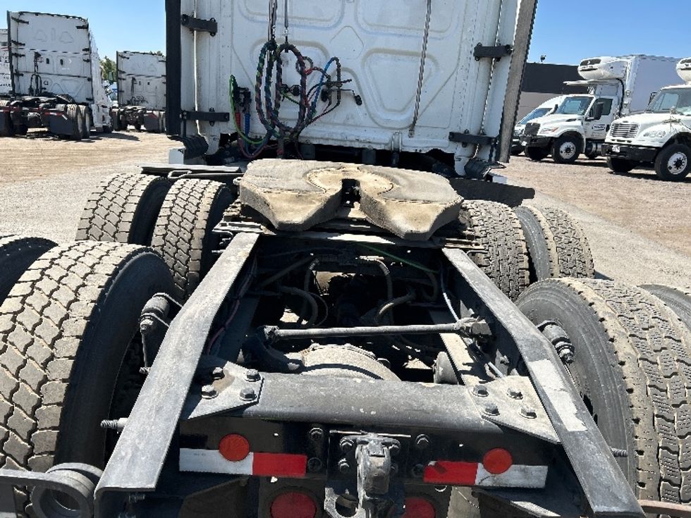 Sleeper Tractor-Heavy Duty Tractors-Freightliner-2020-T12664ST-Torrance-CA-908,583\n\t\tmiles-$ 33,750 - Image 6