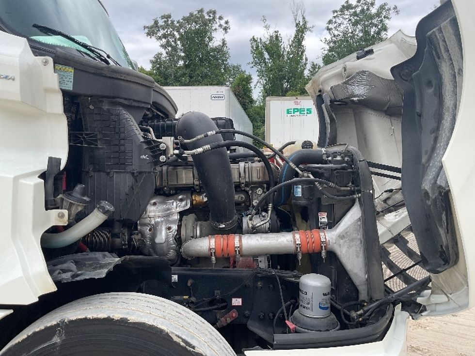 Sleeper Tractor-Heavy Duty Tractors-Freightliner-2020-T12664ST-Valdosta-GA-396,137\n\t\tmiles-$ 61,250 - Image 18