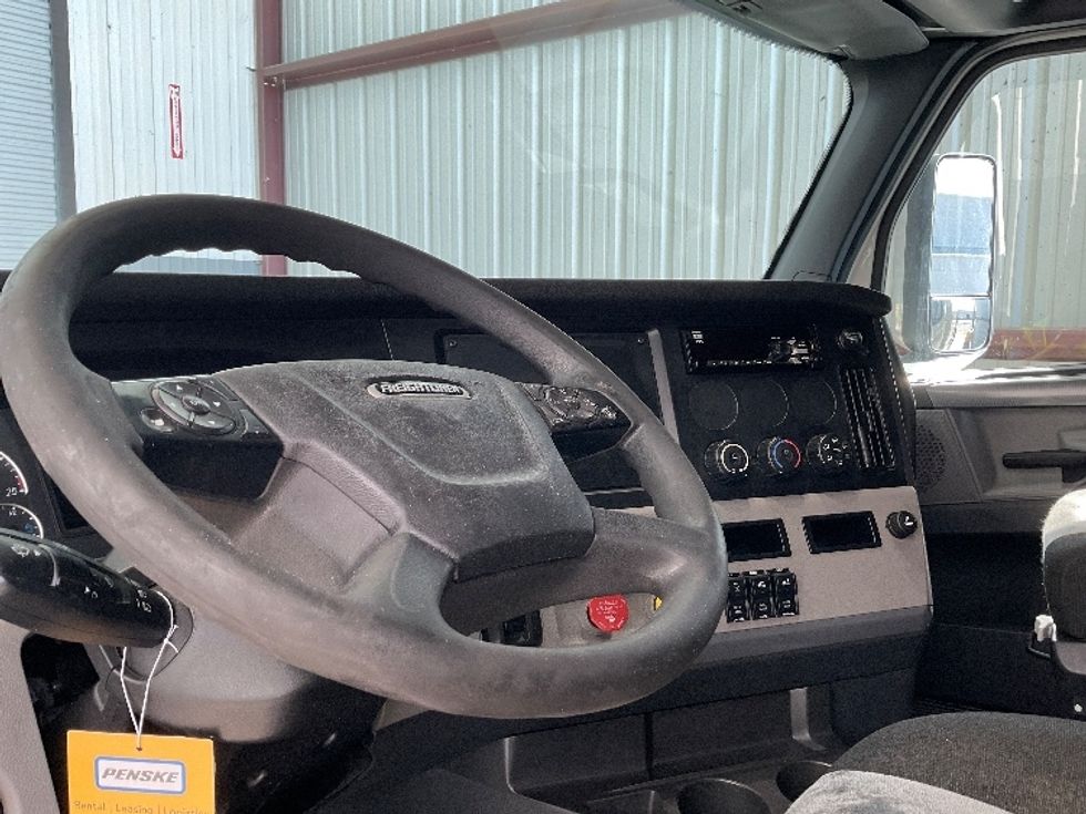 Sleeper Tractor-Heavy Duty Tractors-Freightliner-2020-T12664ST-Valdosta-GA-428,304\n\t\tmiles-$ 65,750 - Image 10