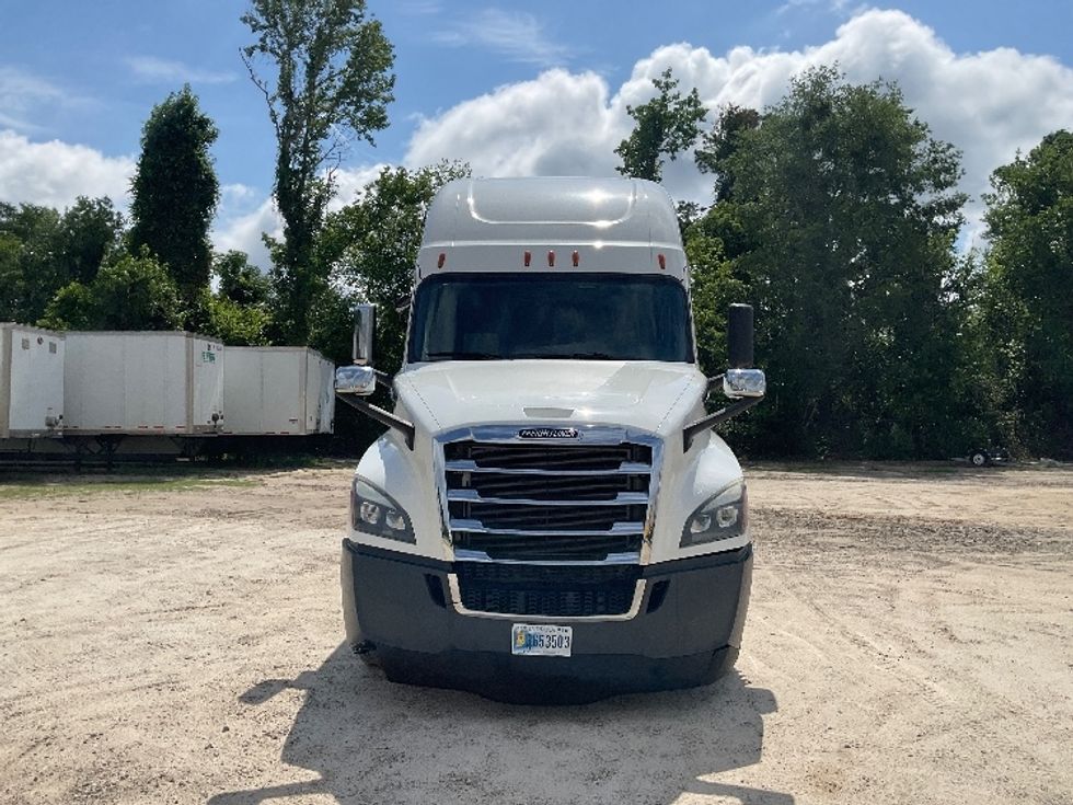 Sleeper Tractor-Heavy Duty Tractors-Freightliner-2020-T12664ST-Valdosta-GA-428,304\n\t\tmiles-$ 65,750 - Image 2