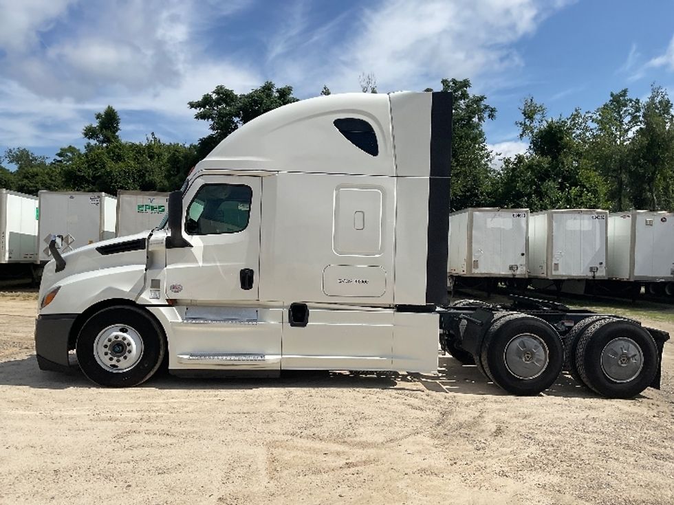 Sleeper Tractor-Heavy Duty Tractors-Freightliner-2020-T12664ST-Valdosta-GA-428,304\n\t\tmiles-$ 65,750 - Image 4