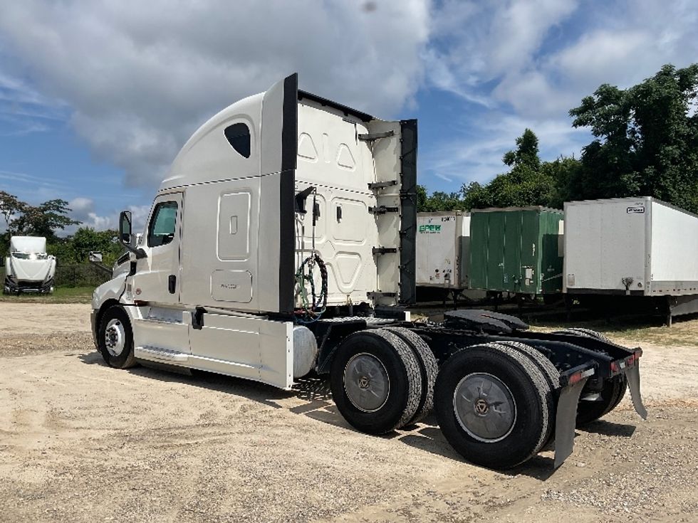 Sleeper Tractor-Heavy Duty Tractors-Freightliner-2020-T12664ST-Valdosta-GA-428,304\n\t\tmiles-$ 65,750 - Image 5