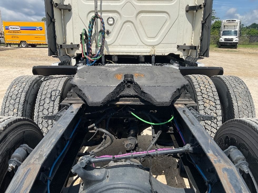 Sleeper Tractor-Heavy Duty Tractors-Freightliner-2020-T12664ST-Valdosta-GA-428,304\n\t\tmiles-$ 65,750 - Image 6