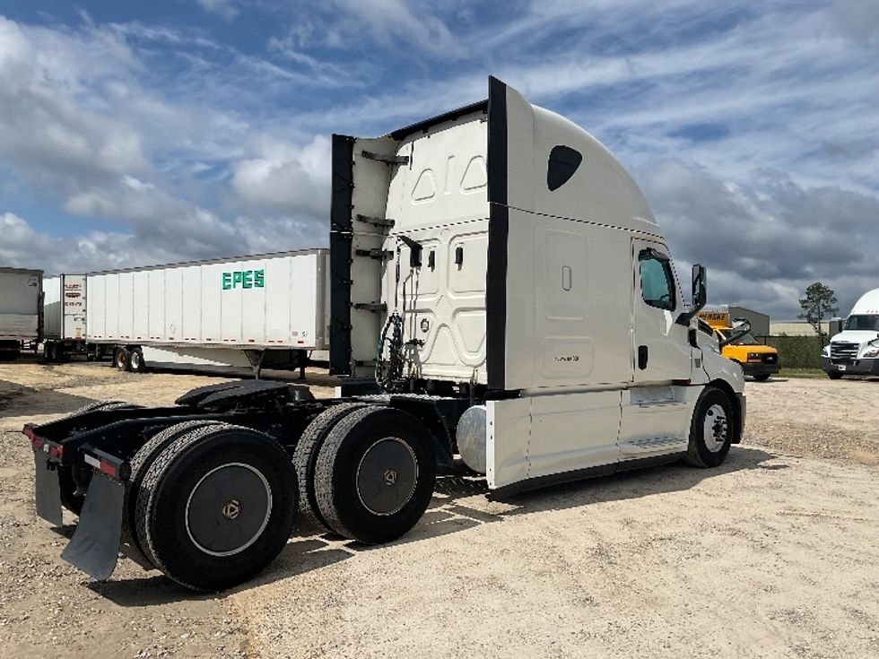 Sleeper Tractor-Heavy Duty Tractors-Freightliner-2020-T12664ST-Valdosta-GA-428,304\n\t\tmiles-$ 65,750 - Image 7