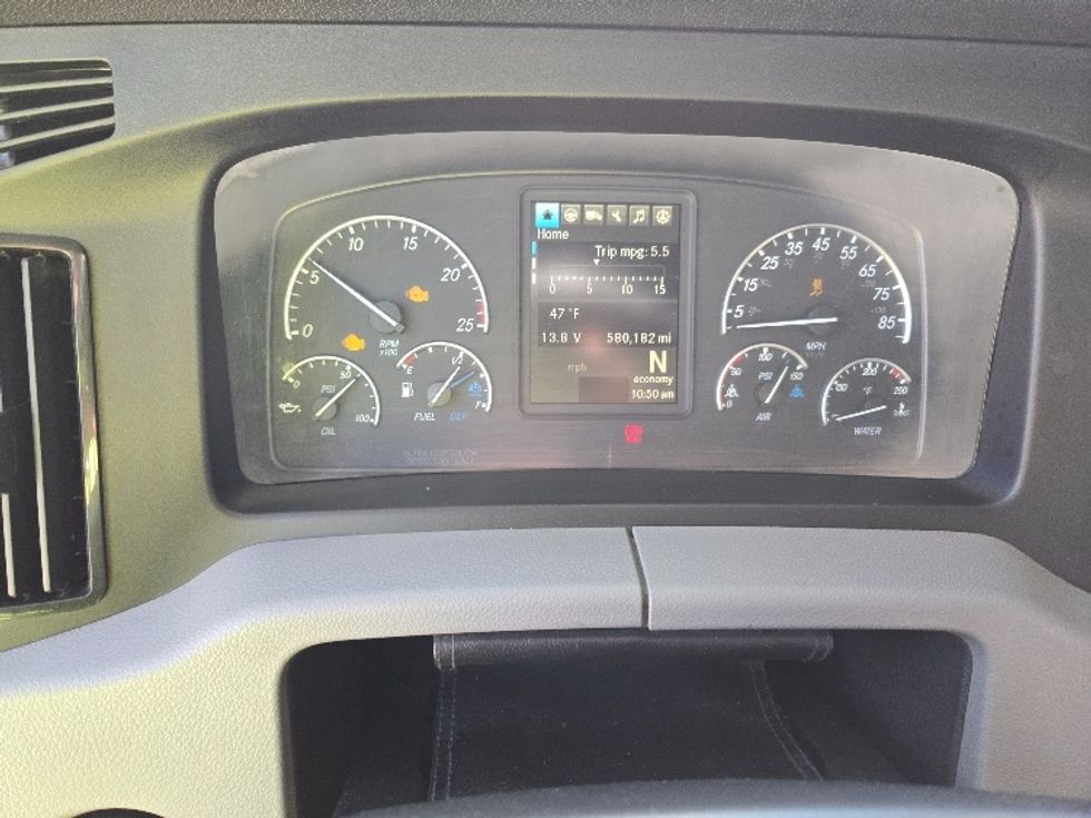 Sleeper Tractor-Heavy Duty Tractors-Freightliner-2020-T12664ST-Villa Rica-GA-580,182\n\t\tmiles-$ 50,750 - Image 12