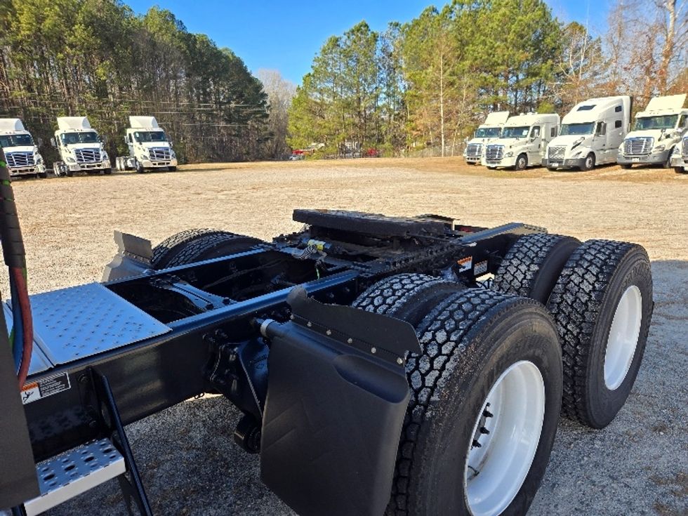 Sleeper Tractor-Heavy Duty Tractors-Freightliner-2020-T12664ST-Villa Rica-GA-580,182\n\t\tmiles-$ 50,750 - Image 22