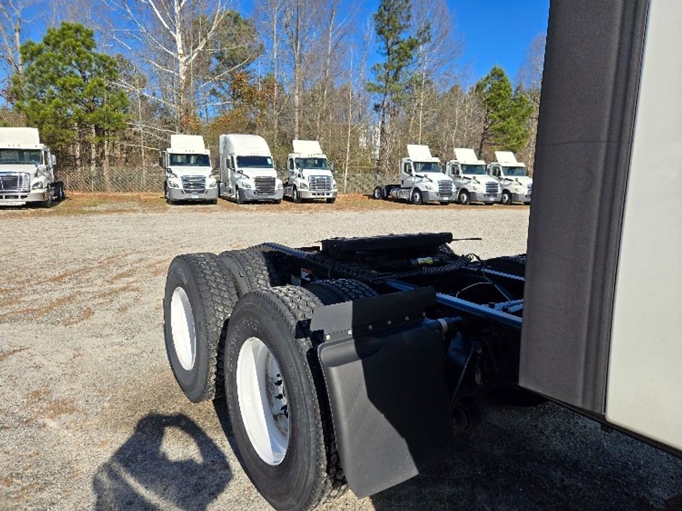 Sleeper Tractor-Heavy Duty Tractors-Freightliner-2020-T12664ST-Villa Rica-GA-580,182\n\t\tmiles-$ 50,750 - Image 23