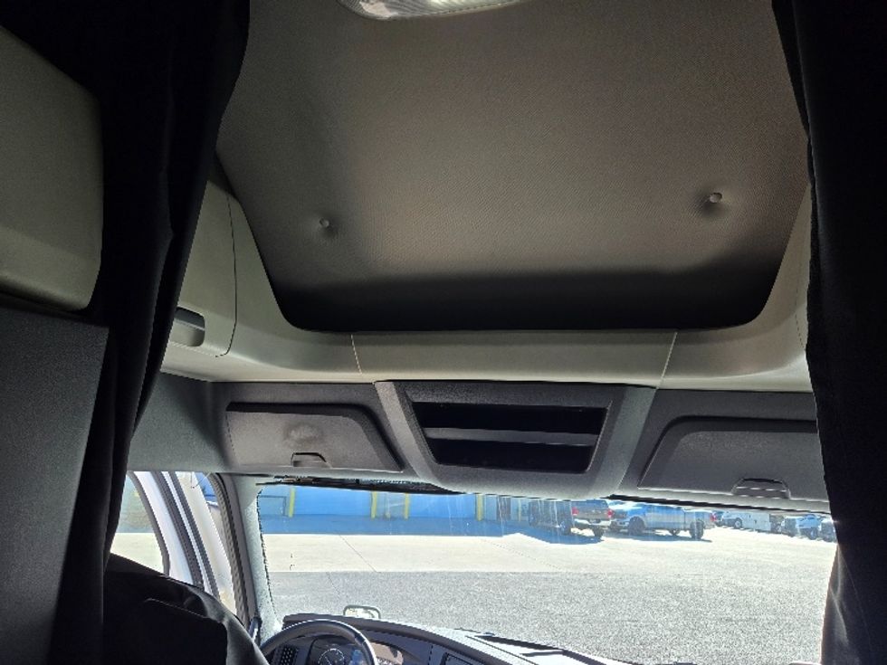 Sleeper Tractor-Heavy Duty Tractors-Freightliner-2020-T12664ST-Villa Rica-GA-580,182\n\t\tmiles-$ 50,750 - Image 24