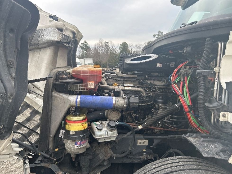 Sleeper Tractor-Heavy Duty Tractors-Freightliner-2020-T12664ST-Virginia Beach-VA-402,654\n\t\tmiles-$ 70,750 - Image 20