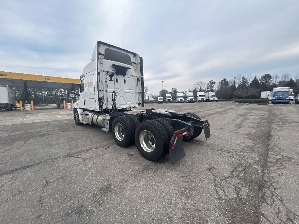 Sleeper Tractor-Heavy Duty Tractors-Freightliner-2020-T12664ST-Virginia Beach-VA-402,654\n\t\tmiles-$ 70,750 - Image 5