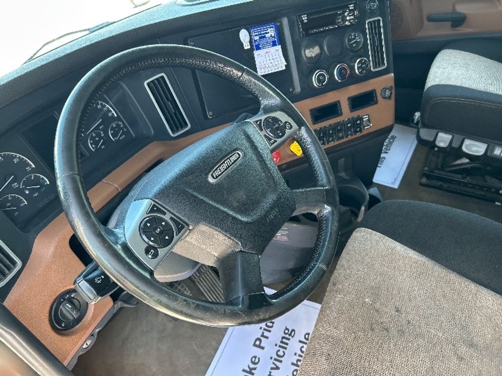 Sleeper Tractor-Heavy Duty Tractors-Freightliner-2020-T12664ST-Watertown-NY-478,593\n\t\tmiles-$ 64,500 - Image 10