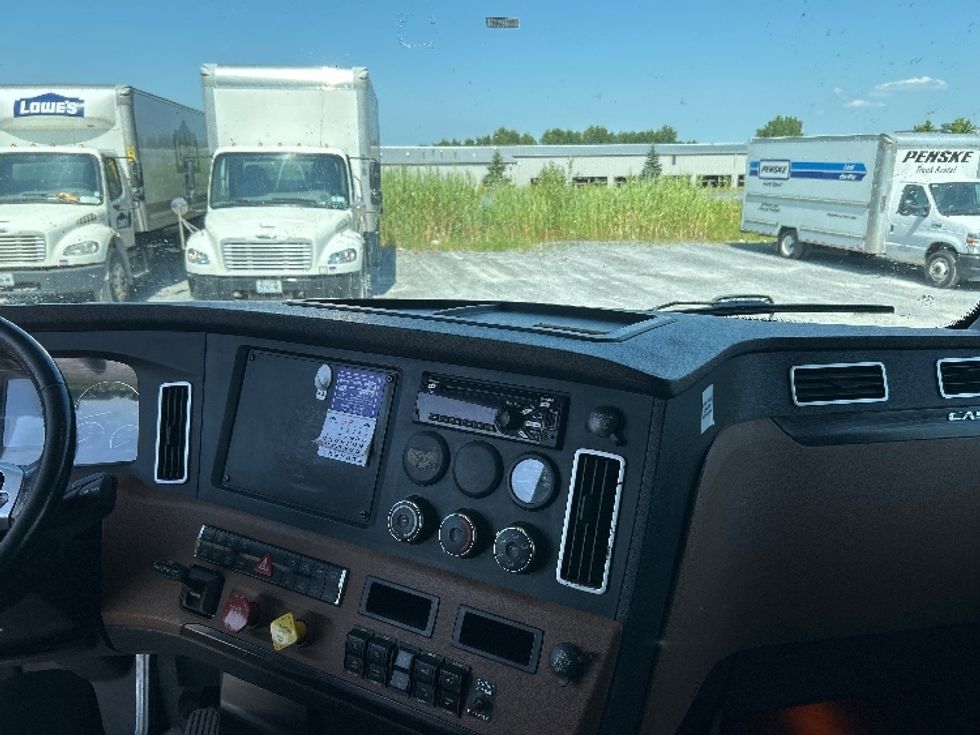 Sleeper Tractor-Heavy Duty Tractors-Freightliner-2020-T12664ST-Watertown-NY-478,593\n\t\tmiles-$ 64,500 - Image 12