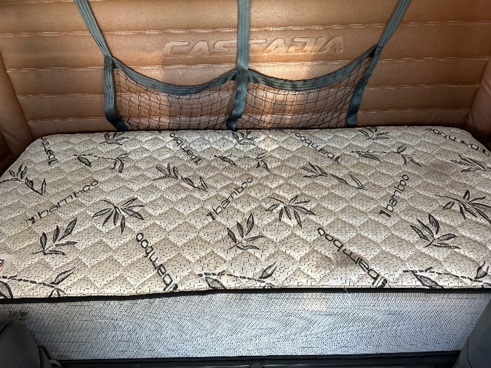 Sleeper Tractor-Heavy Duty Tractors-Freightliner-2020-T12664ST-Watertown-NY-478,593\n\t\tmiles-$ 64,500 - Image 17