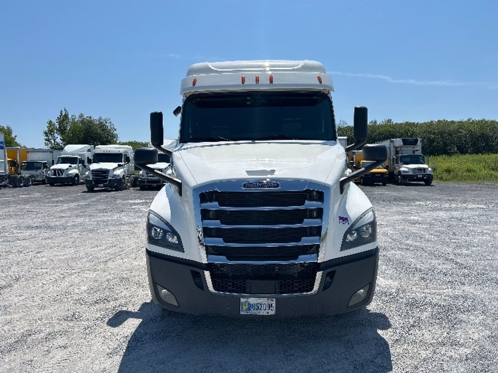 Sleeper Tractor-Heavy Duty Tractors-Freightliner-2020-T12664ST-Watertown-NY-478,593\n\t\tmiles-$ 64,500 - Image 2