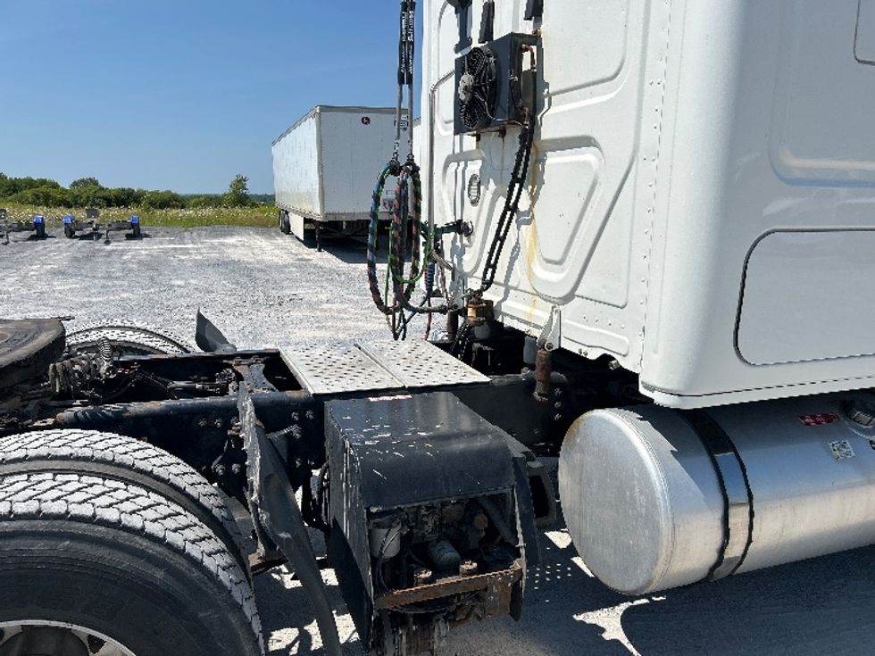 Sleeper Tractor-Heavy Duty Tractors-Freightliner-2020-T12664ST-Watertown-NY-478,593\n\t\tmiles-$ 64,500 - Image 23