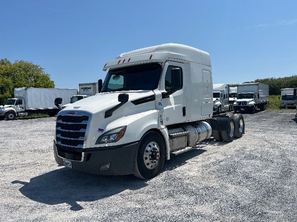 Sleeper Tractor-Heavy Duty Tractors-Freightliner-2020-T12664ST-Watertown-NY-478,593\n\t\tmiles-$ 64,500 - Image 3
