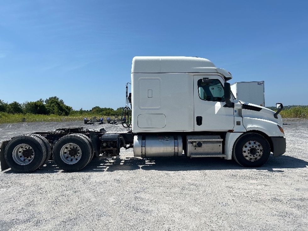 Sleeper Tractor-Heavy Duty Tractors-Freightliner-2020-T12664ST-Watertown-NY-478,593\n\t\tmiles-$ 64,500 - Image 8