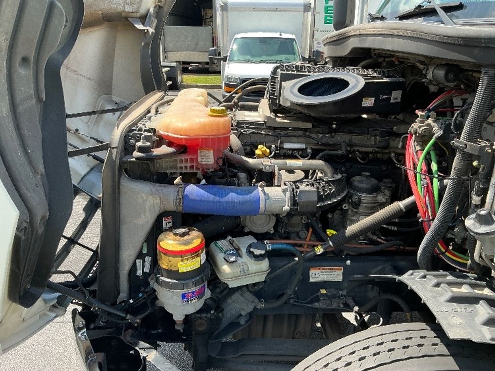 Sleeper Tractor-Heavy Duty Tractors-Freightliner-2020-T12664ST-West Columbia-SC-395,640\n\t\tmiles-$ 71,000 - Image 20