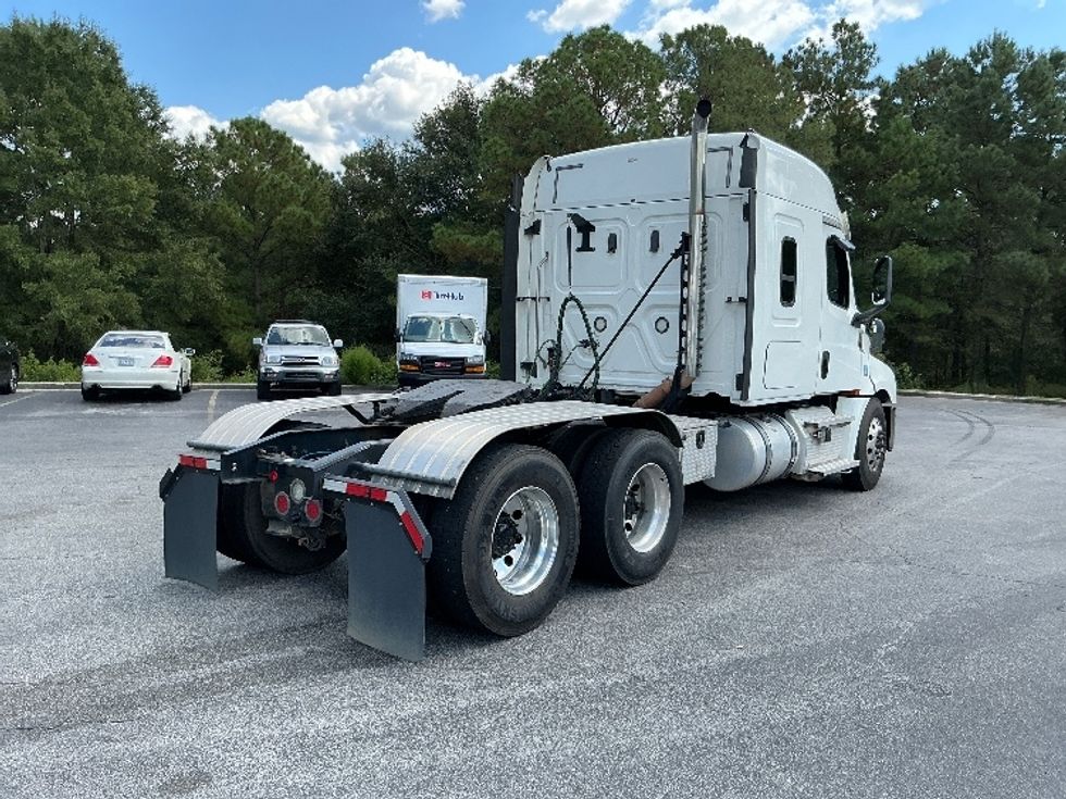Sleeper Tractor-Heavy Duty Tractors-Freightliner-2020-T12664ST-West Columbia-SC-395,640\n\t\tmiles-$ 71,000 - Image 7