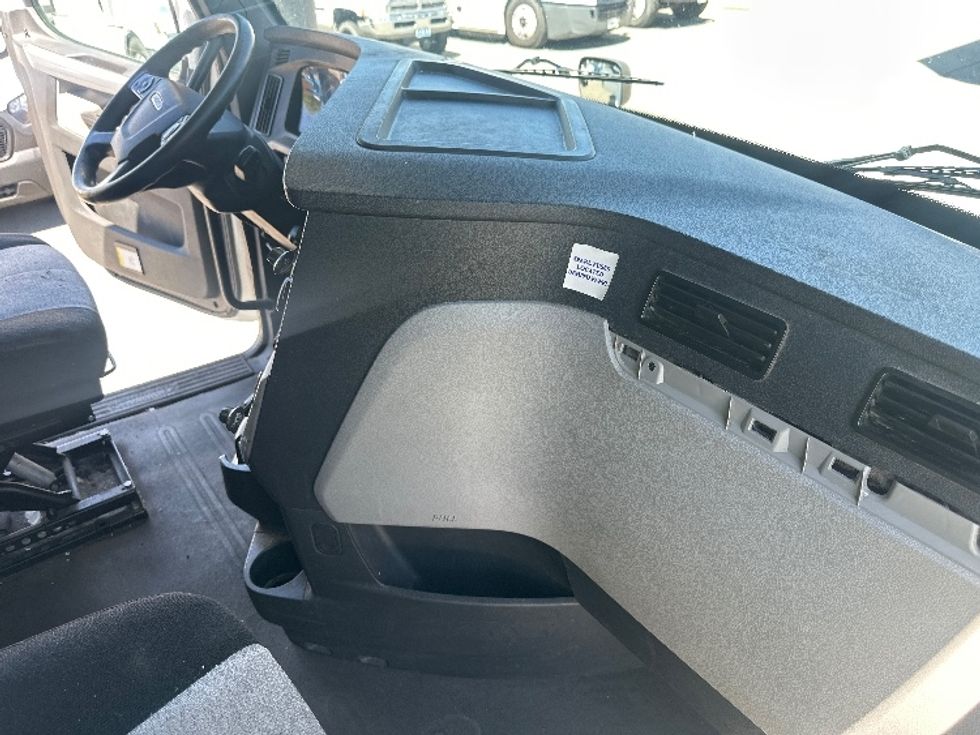 Sleeper Tractor-Heavy Duty Tractors-Freightliner-2020-T12664ST-West Sacramento-CA-605,113\n\t\tmiles-$ 62,500 - Image 15