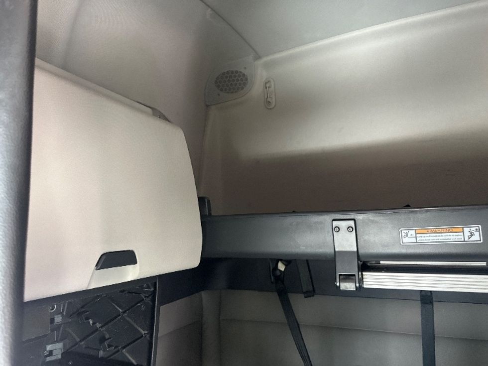 Sleeper Tractor-Heavy Duty Tractors-Freightliner-2020-T12664ST-West Sacramento-CA-605,113\n\t\tmiles-$ 62,500 - Image 19