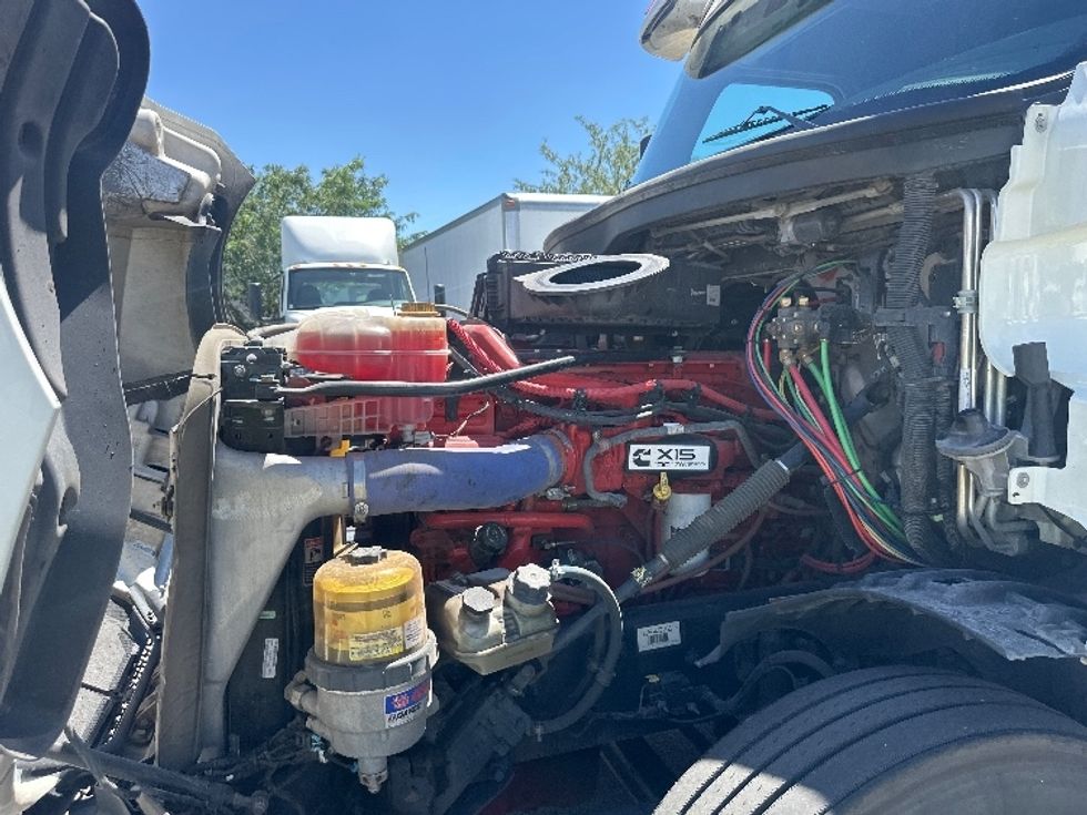 Sleeper Tractor-Heavy Duty Tractors-Freightliner-2020-T12664ST-West Sacramento-CA-605,113\n\t\tmiles-$ 62,500 - Image 21