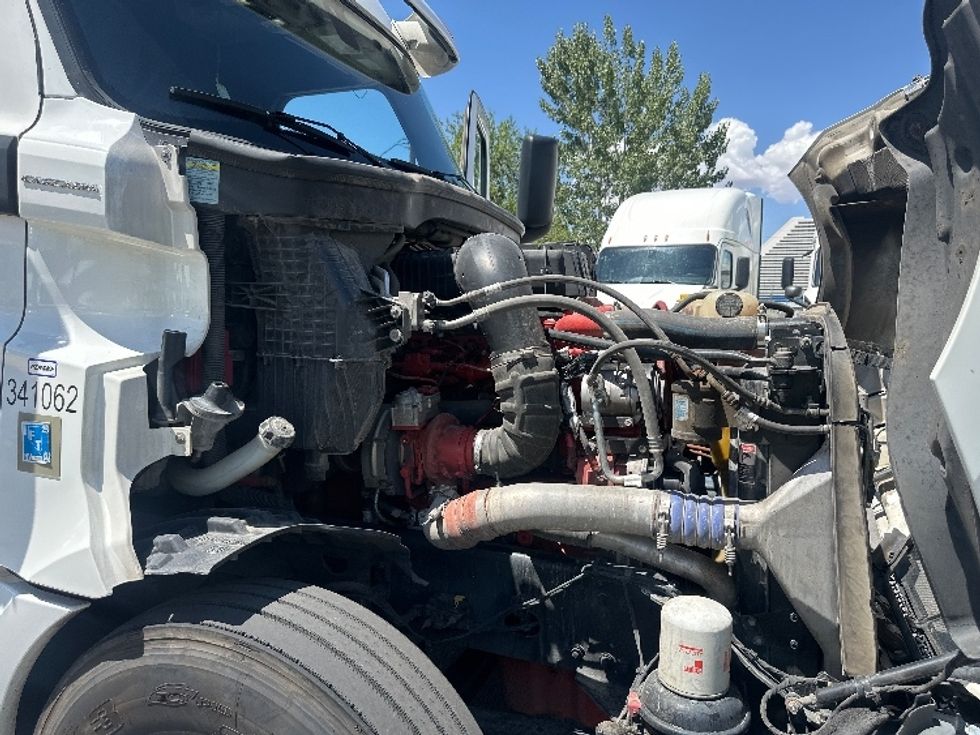 Sleeper Tractor-Heavy Duty Tractors-Freightliner-2020-T12664ST-West Sacramento-CA-621,615\n\t\tmiles-$ 61,250 - Image 20