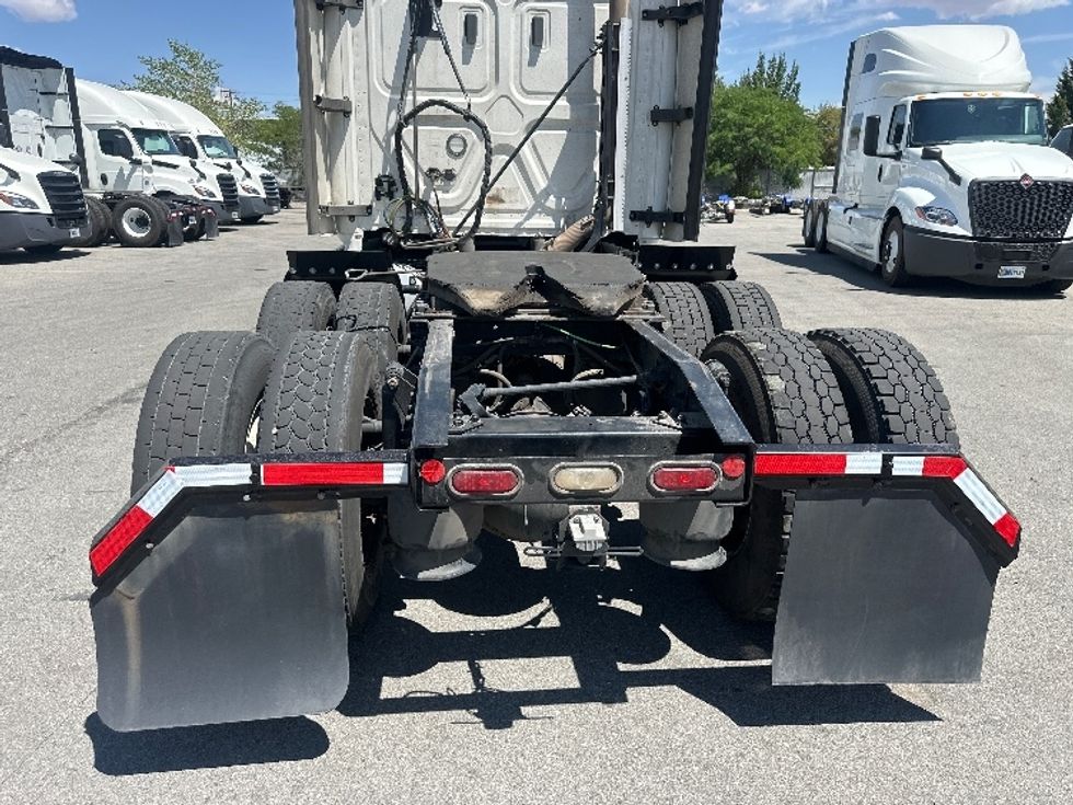 Sleeper Tractor-Heavy Duty Tractors-Freightliner-2020-T12664ST-West Sacramento-CA-621,615\n\t\tmiles-$ 61,250 - Image 6