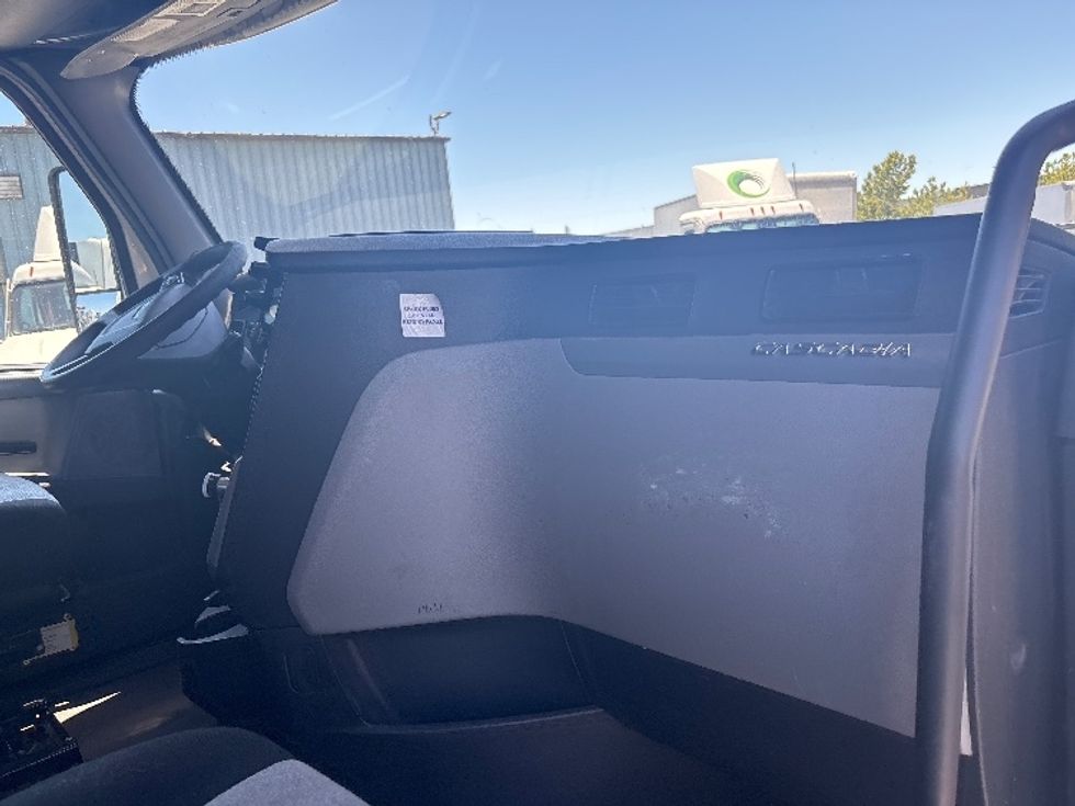 Sleeper Tractor-Heavy Duty Tractors-Freightliner-2020-T12664ST-West Sacramento-CA-639,800\n\t\tmiles-$ 52,000 - Image 13