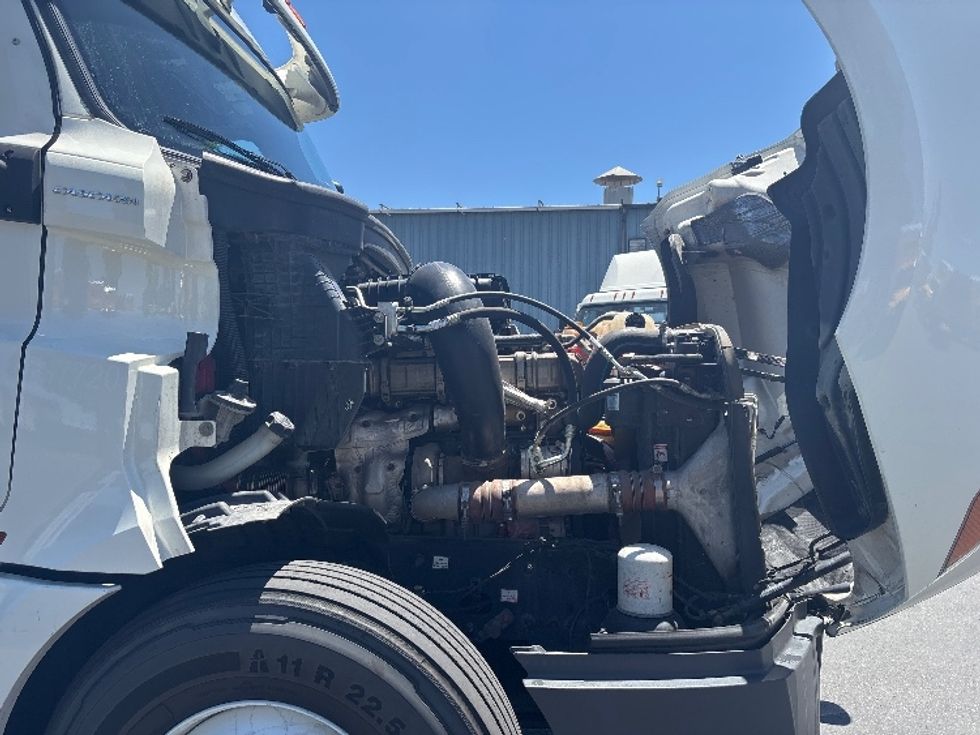Sleeper Tractor-Heavy Duty Tractors-Freightliner-2020-T12664ST-West Sacramento-CA-639,800\n\t\tmiles-$ 52,000 - Image 18