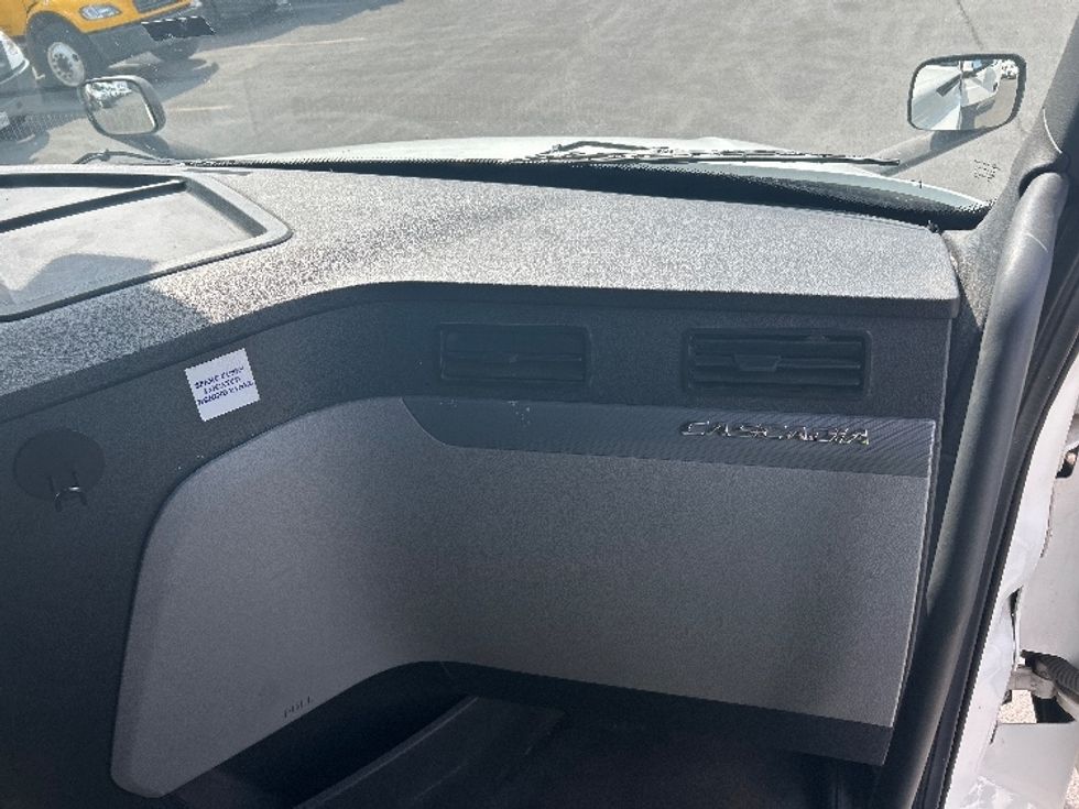 Sleeper Tractor-Heavy Duty Tractors-Freightliner-2020-T12664ST-West Sacramento-CA-648,112\n\t\tmiles-$ 58,250 - Image 14