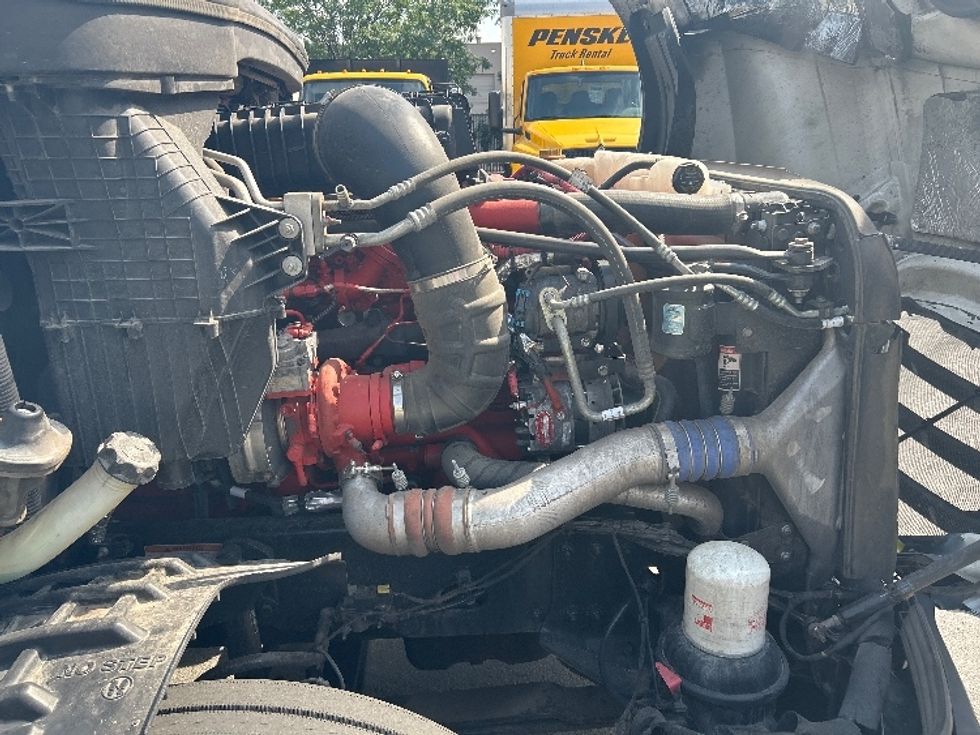 Sleeper Tractor-Heavy Duty Tractors-Freightliner-2020-T12664ST-West Sacramento-CA-648,112\n\t\tmiles-$ 58,250 - Image 20