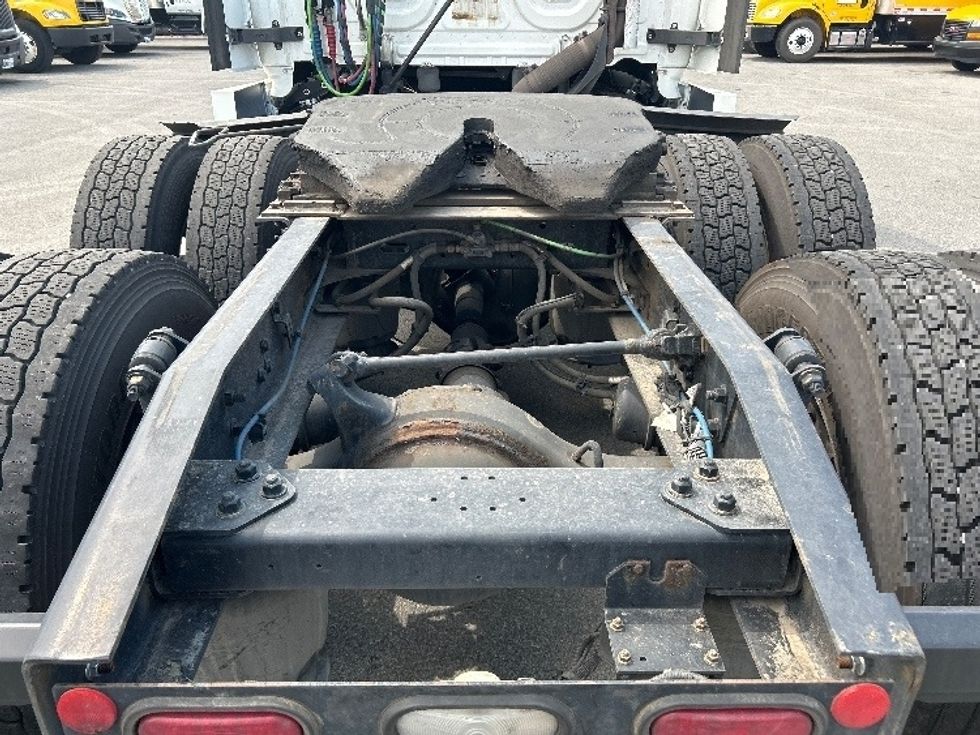 Sleeper Tractor-Heavy Duty Tractors-Freightliner-2020-T12664ST-West Sacramento-CA-648,112\n\t\tmiles-$ 58,250 - Image 6