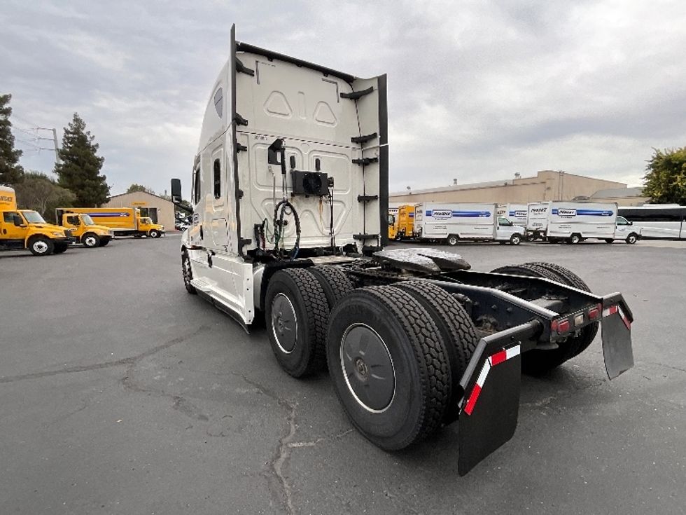 Sleeper Tractor-Heavy Duty Tractors-Freightliner-2020-T12664ST-West Sacramento-CA-665,260\n\t\tmiles-$ 57,500 - Image 5