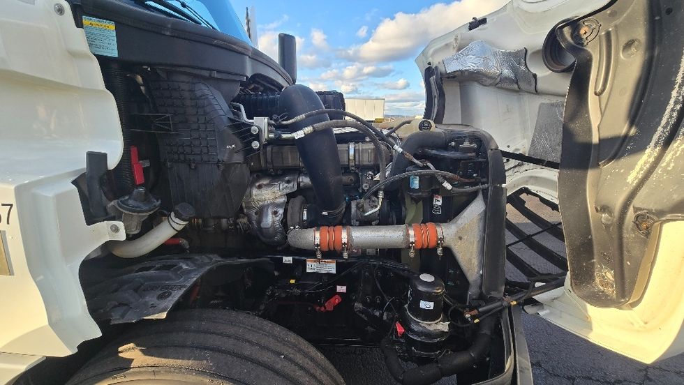 Sleeper Tractor-Heavy Duty Tractors-Freightliner-2020-T12664ST-White Deer-PA-340,418\n\t\tmiles-$ 64,500 - Image 20