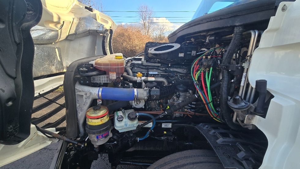 Sleeper Tractor-Heavy Duty Tractors-Freightliner-2020-T12664ST-White Deer-PA-340,418\n\t\tmiles-$ 64,500 - Image 21