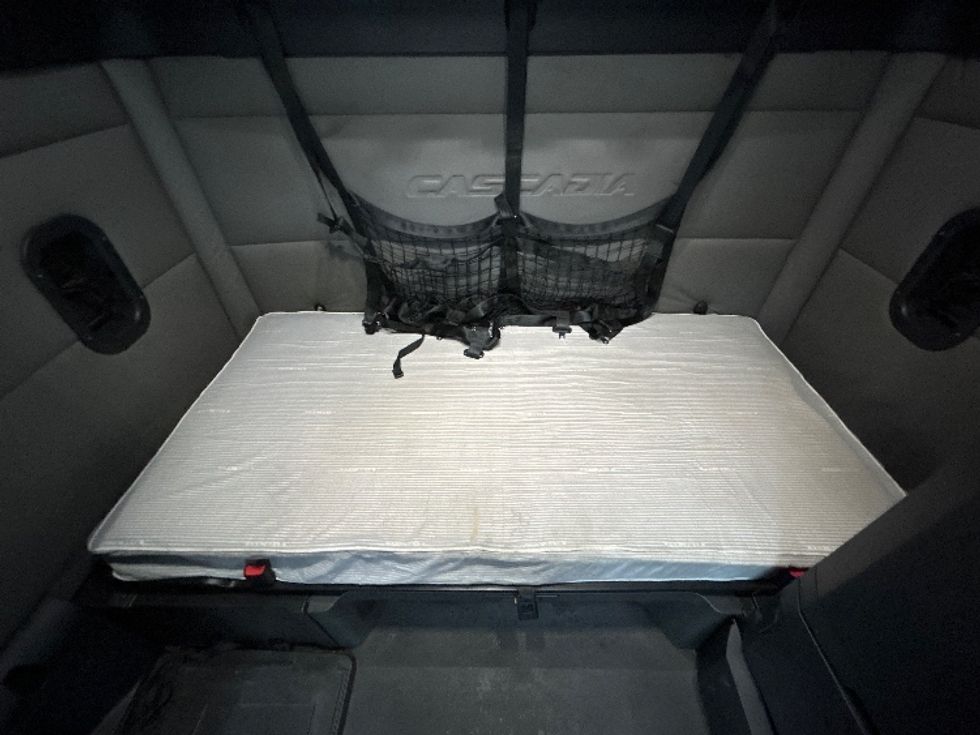 Sleeper Tractor-Heavy Duty Tractors-Freightliner-2020-T12664ST-White Deer-PA-487,748\n\t\tmiles-$ 58,250 - Image 17