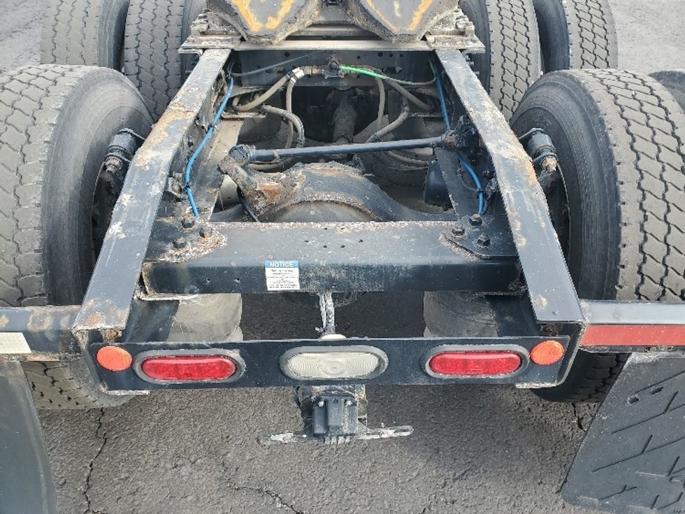 Sleeper Tractor-Heavy Duty Tractors-Freightliner-2020-T12664ST-White Deer-PA-533,143\n\t\tmiles-$ 55,000 - Image 6